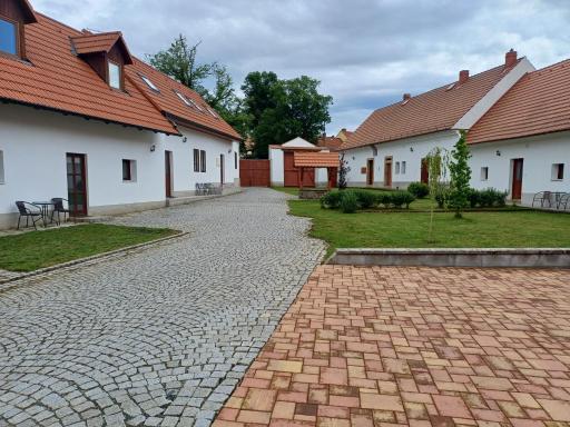 Martinův dvůr - Housity
