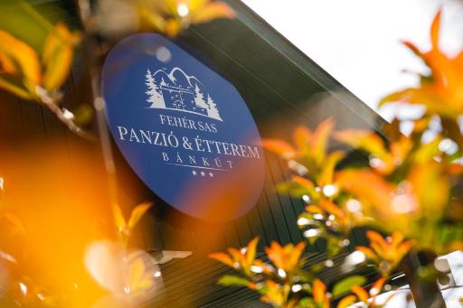 Fehér Sas Panzió - Housity