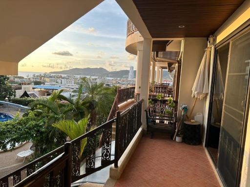 Beverly Hills Villa Patong - Housity
