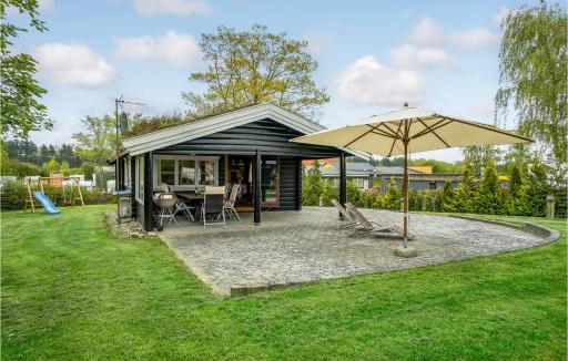 Beachfront Travel Proud Holiday Home Bakkesvinget - Housity