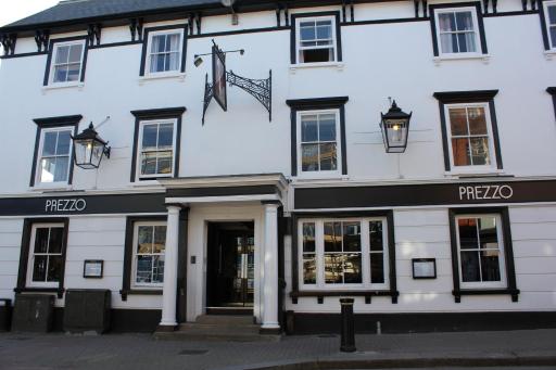 The George Hotel Stansted Airport - Housity