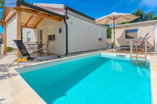 Holiday House Elena - Housity