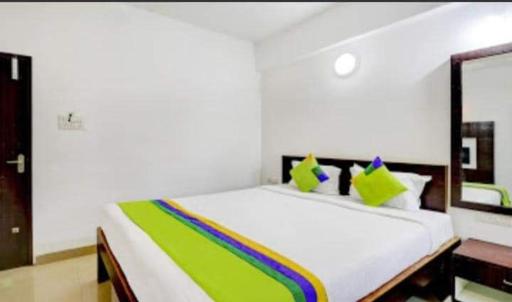 Hotel Pra,tham inn & resorts - Housity