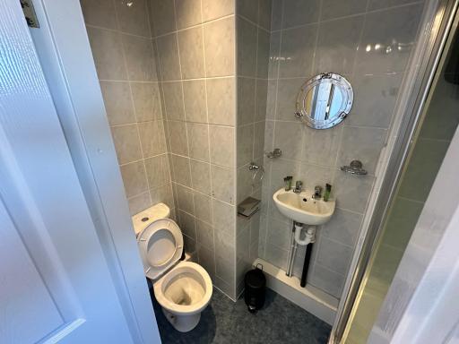 Runway - Minutes From Winter Gardens - Dog Friendly - Housity