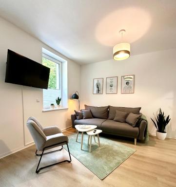 Modernes Apartment mit Queensize-Bett, NETFLIX, Küche, Erdgeschoss, Nähe AMEOS Klinik - Hizvo