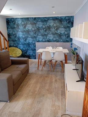 São Philip's House by Casas de Setúbal - Housity