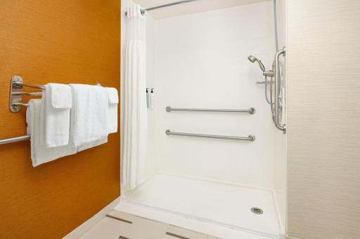 Fairfield Inn Concord - Housity