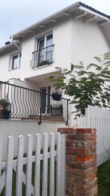 Ravne Rest House - Housity