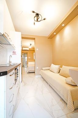 Diamond & Pearl Studios - Housity