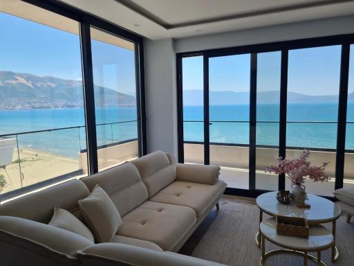 Seaside Serendipity - Housity