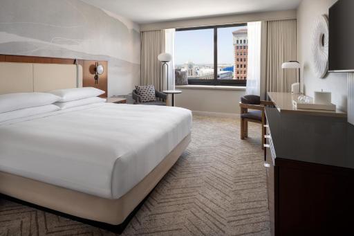 Marriott Long Beach Downtown - Housity