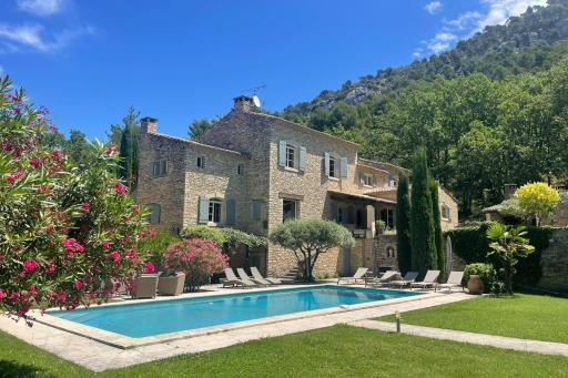 Propriété d'exception au coeur du Luberon - Housity