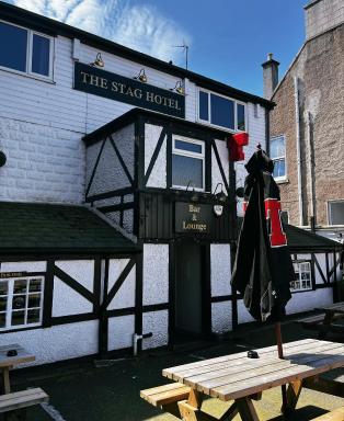 The Stag Hotel - Housity
