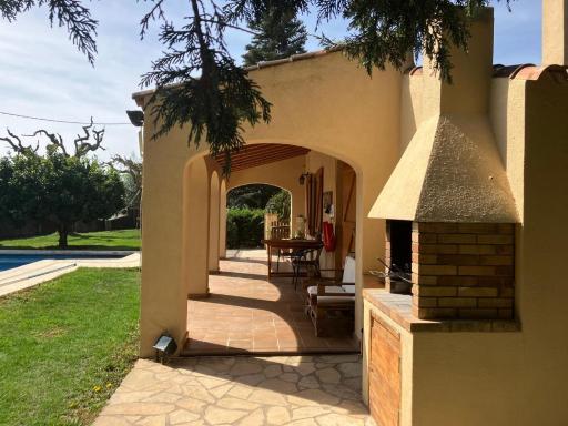 Apartment with private pool and garden - Housity