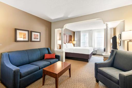 Comfort Inn & Suites North Conway - Housity