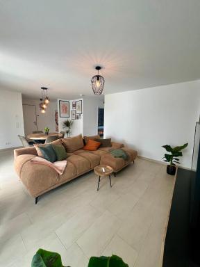 Stilvolles, modernes Apartment mit Sonnen-Balkon - Housity