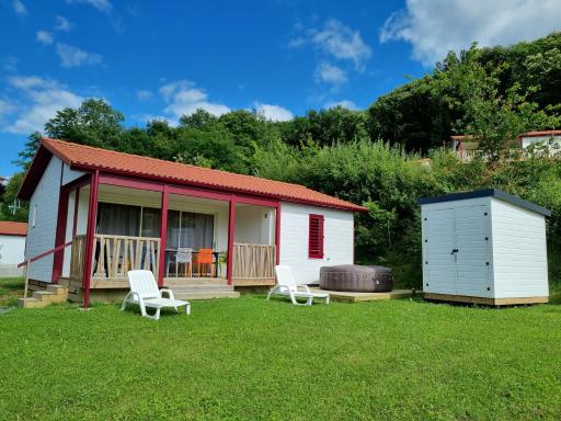 Chalet ETXETXOA, Climatisation, SPA, Terrain privé, Piscine et Parking - Housity