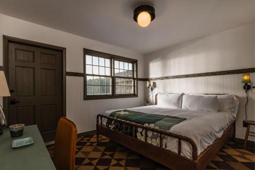 Hemlock Neversink - Housity