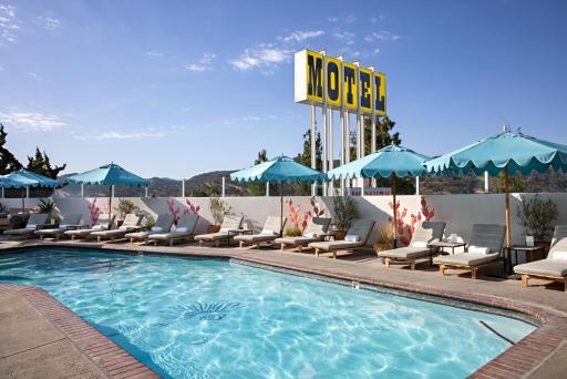 Skyview Los Alamos - 21 & Over Pool - Housity