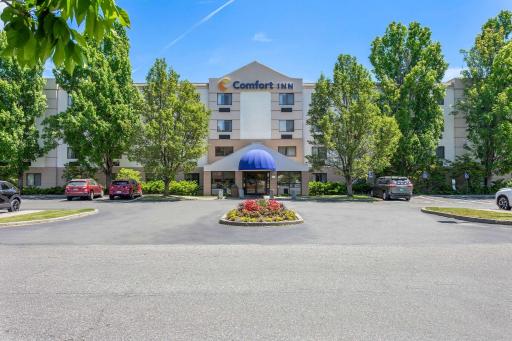 Comfort Inn - Housity