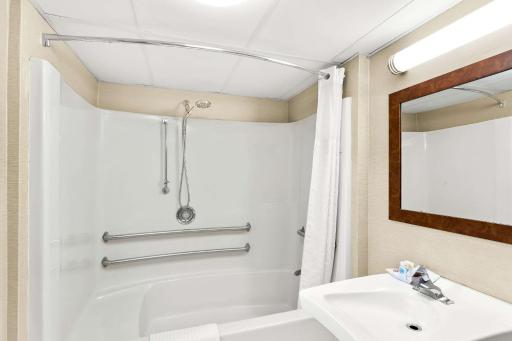 Comfort Inn - Housity