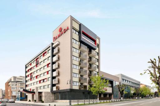 Ramada by Wyndham Ramnicu Valcea - Housity