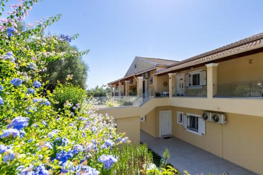 Lazaros apartments - Housity