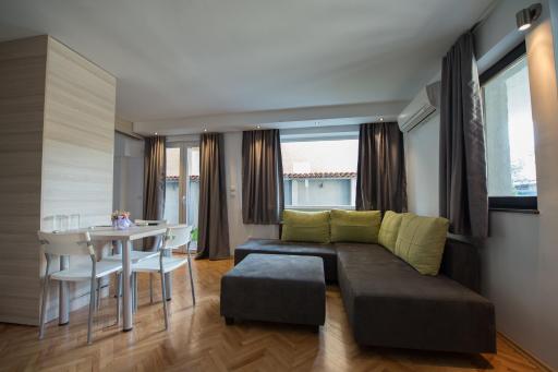Theatre Apartments - Hizvo