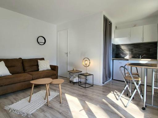 Studio cosy avec terrasse, jardinet privatif et parking, à 200m de la plage de Merville-Franceville - FR-1-788-23 - Housity