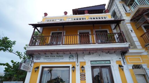 La Plage Seaview Suites - Housity