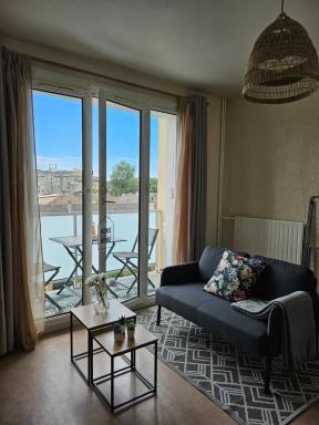 Appartement F3 - Calme, meublé et chaleureux - Housity