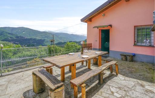 2 Bedroom Lovely Home In Tribogna - Housity