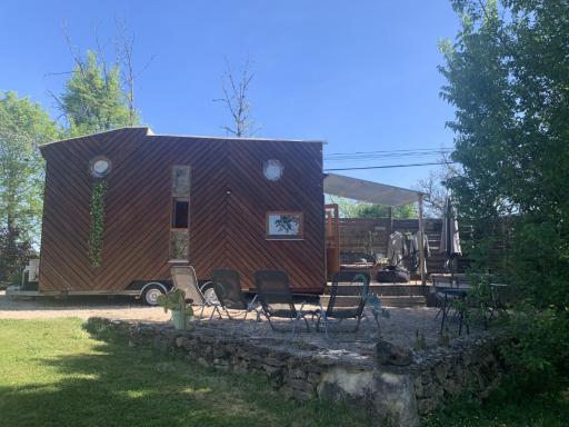 TINY HOUSE & SPA - Housity