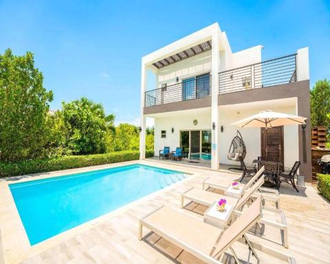 Private Pool Villa Ocean Views - Housity