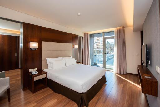 Eurostars Oporto - Housity
