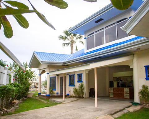 Sunrise Guesthouse and Inn, Panglao - Housity