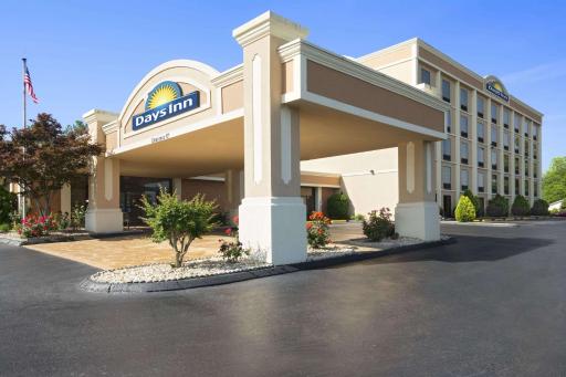 Days Inn by Wyndham Rome Downtown - Housity