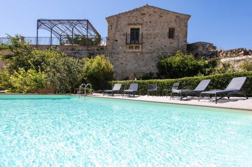 Dependance a Baglio il Corvo by Wonderful Italy - Housity