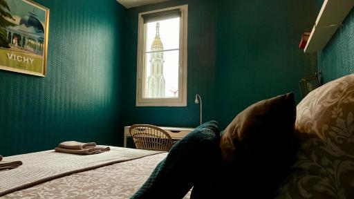 Le Vichy Centre, spacieux et cosy T2 avec vue, au calme - Housity