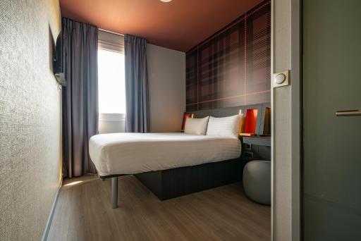 easyHotel Paris Charles de Gaulle Villepinte - Housity