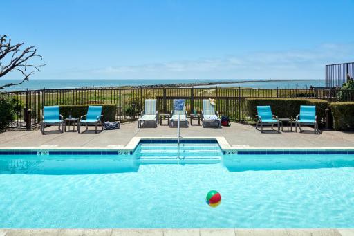 Beach House Half Moon Bay - Housity