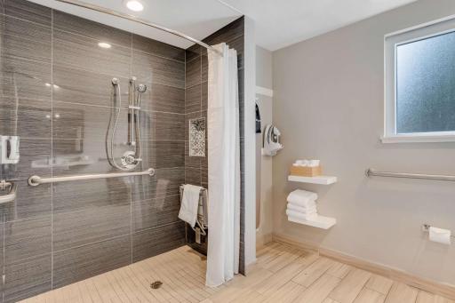 Sather Berkeley - SureStay Collection by Best Western - Housity
