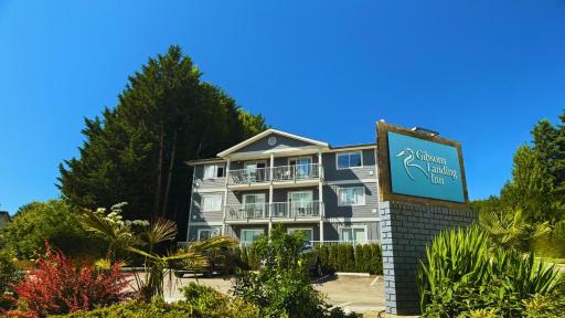 Gibsons Landing Inn - Housity