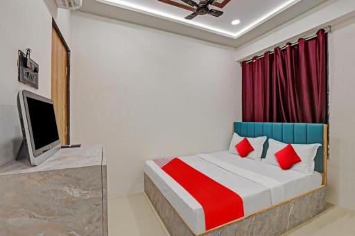Tulsi Hotel - Housity