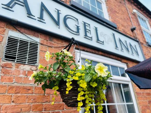 Angel Inn Misson - Housity