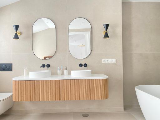 oh la life! at the top - Housity