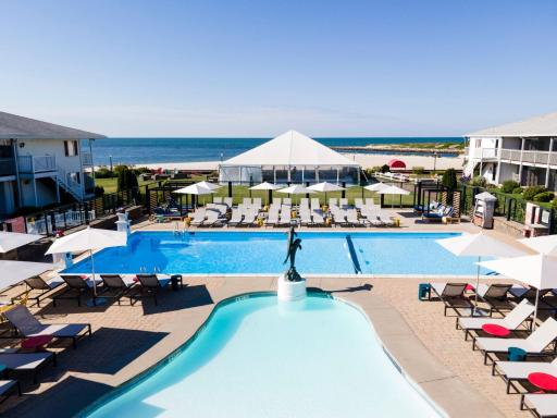Red Jacket Beach Resort - Housity