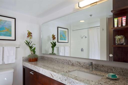 Ilikai Hotel & Luxury Suites - Housity
