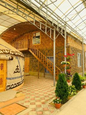 Amirhan Guest house - Housity