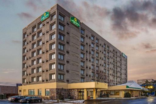 La Quinta by Wyndham New Haven - Housity